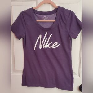 Nike Women’s Small Purple Athletic Top T-Shirt Cap Sleeves Tee